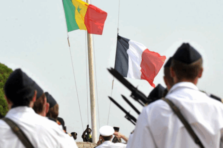 Le Sénégal récupère la base de Refisque : La France perd un point d’ancrage stratégique sur l’Atlantique. Paris propose une refonte de la coopération avec Dakar