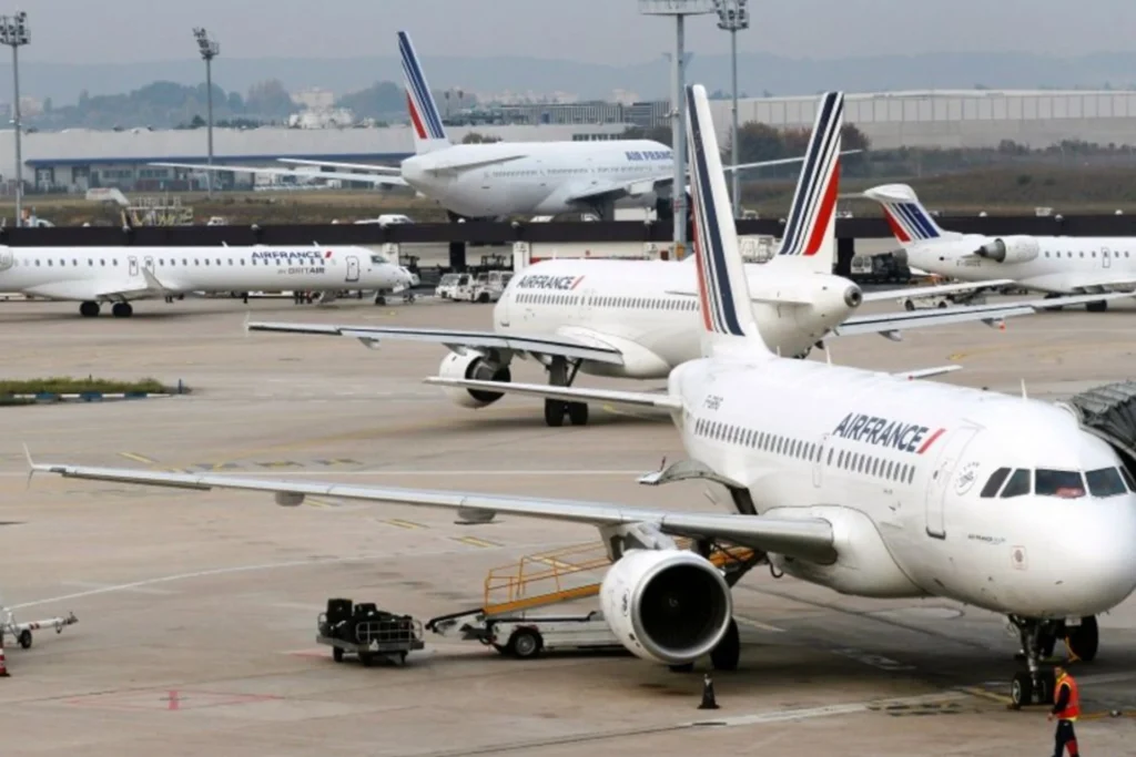 Transport aérien : Achat de billets en devises. L’USFP interpelle l’Exécutif
