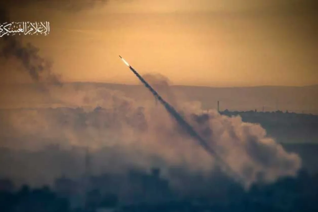Un missile a visé une fois de plus Ben Gourion : Sanaa toujours solidaire des Gazaouis