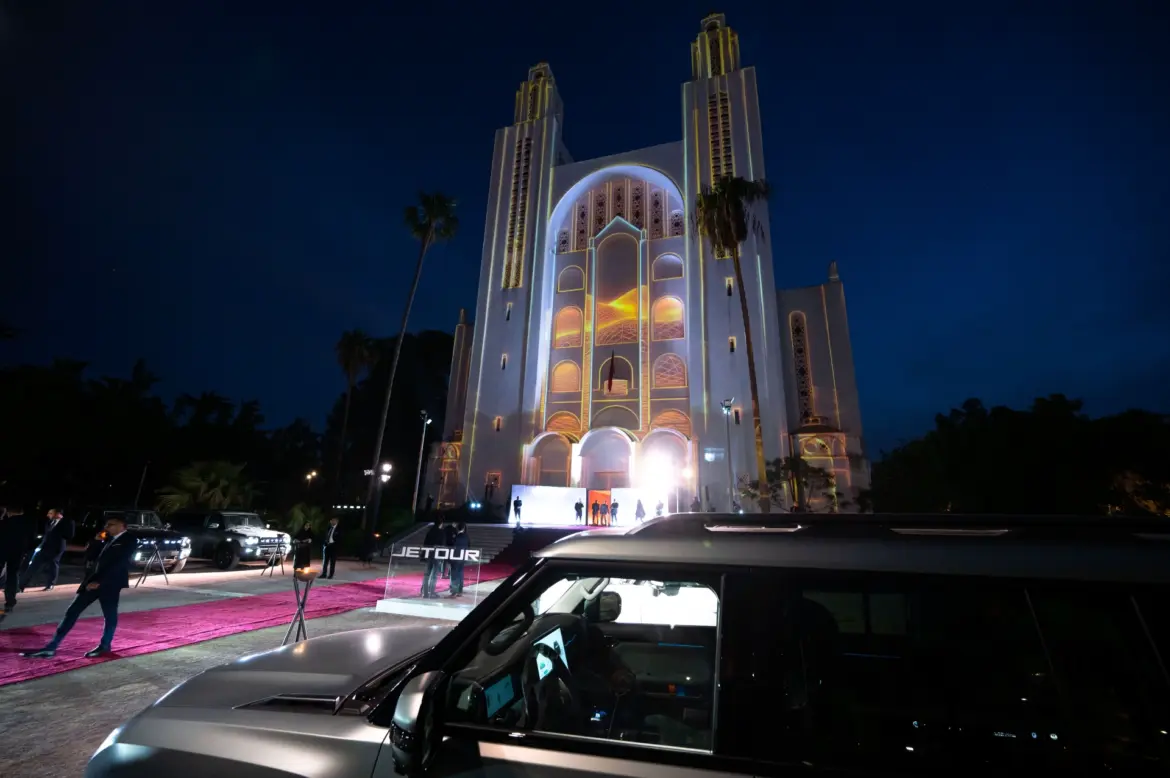 Automobile : Smeia sacre la marque Jetour sous les voûtes du Sacré-Cœur de Casablanca