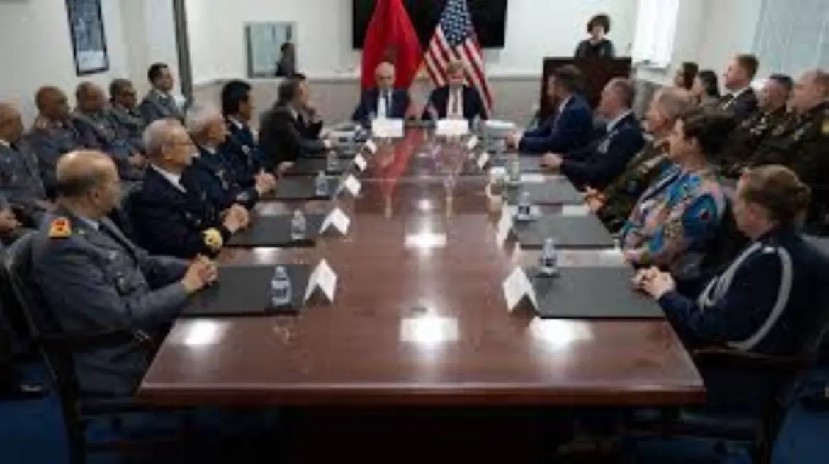 Coopération maroco-US dans le secteur de La Défense : P. Hegset reçoit A. Loudyi et le général M. Berrid