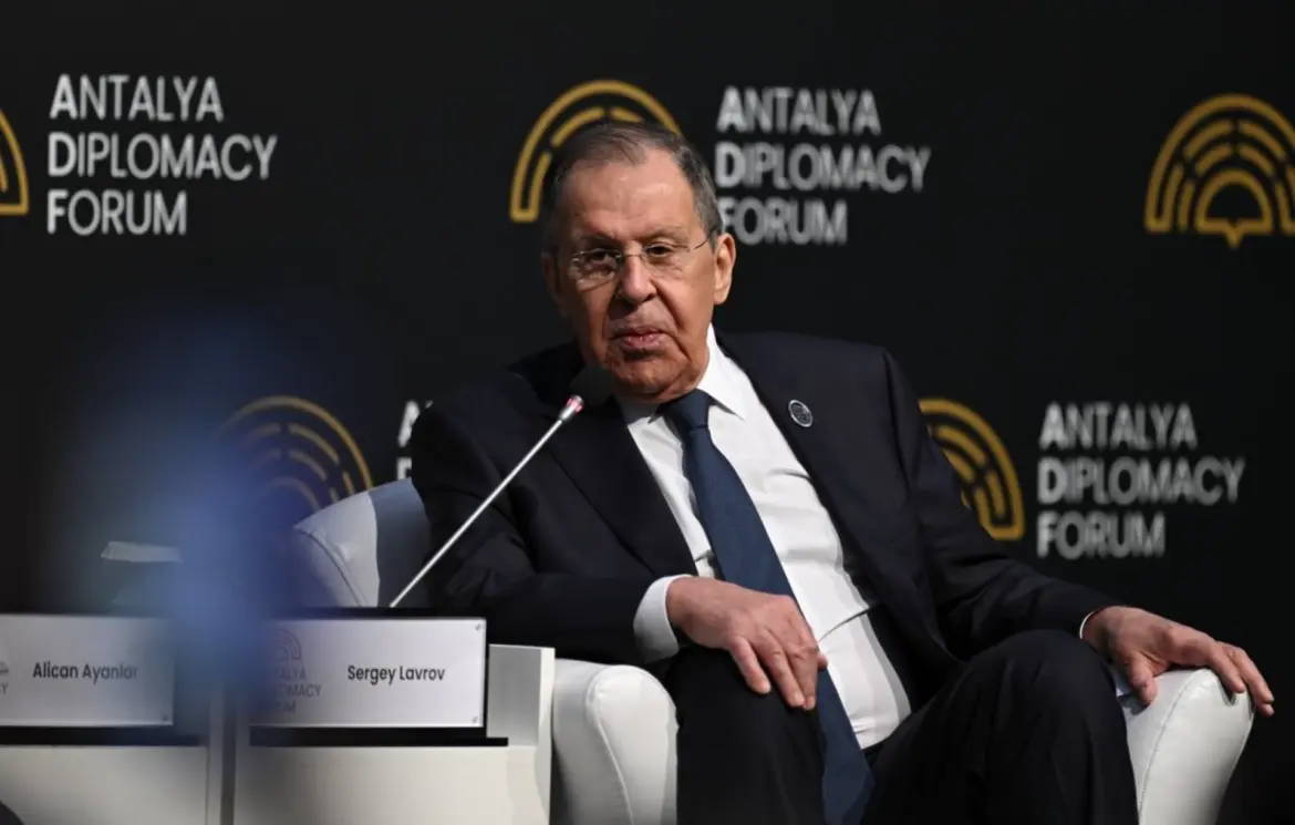 Soutien militaire à l’Ukraine : A Antalya, S. Lavrov met en garde les occidentaux