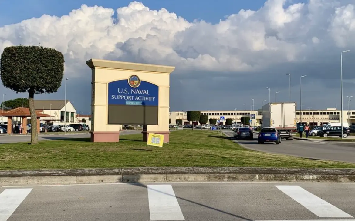 Gaz radioactif dans une base US en Italie : Du radon à Naples