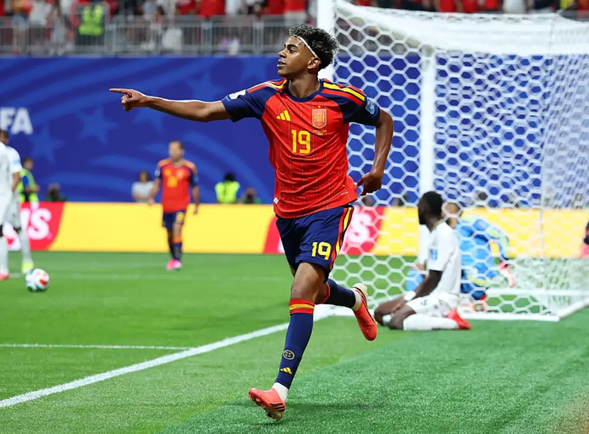 Groupe H : La Roja étouffe le onze saoudien