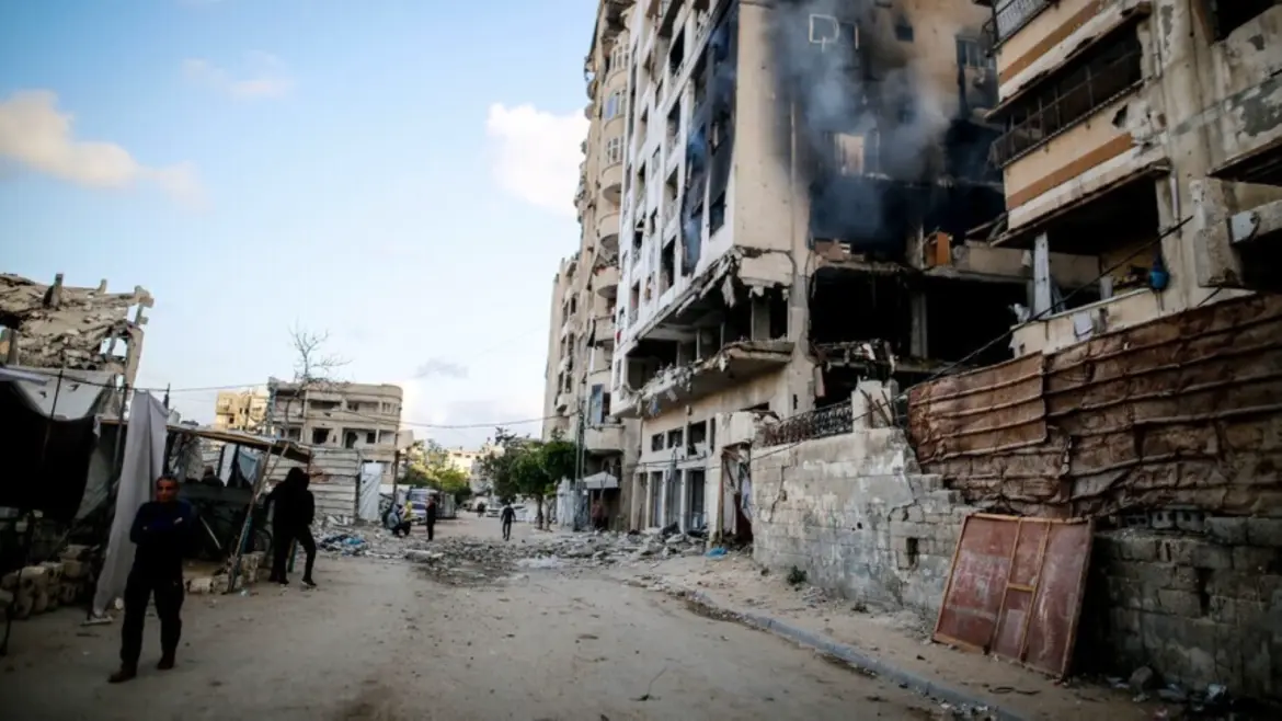 Guerre génocidaire d’Israël : Frappes mortelles et grignotage de terrain dans l’enclave palestinienne