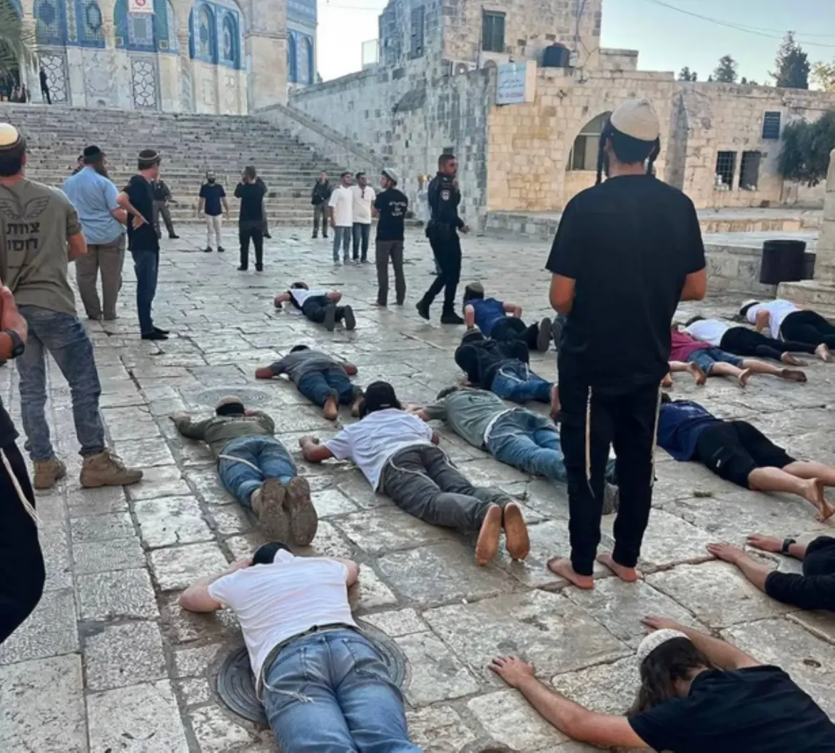 Esplanade de la Mosquée Al-Aqsa : Les colons y commémorent en force « la destruction du Temple »