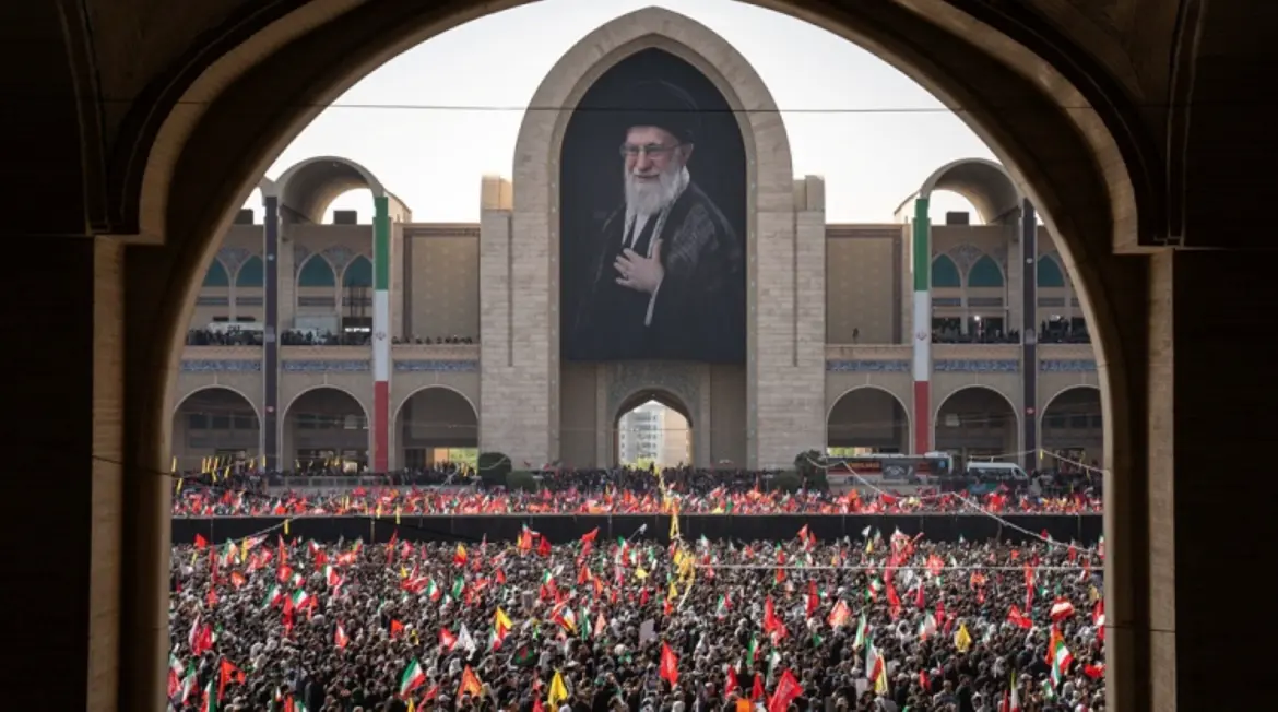Lors des cérémonies des funérailles de l’Imam Khamenai : Les Iraniens crient vengeance !