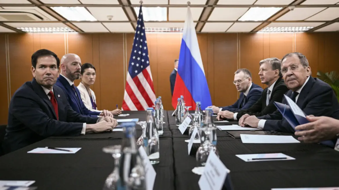 S. Lavrov rencontre M. Rubio à Manille : Washington comme Moscou veillent sur le contact direct