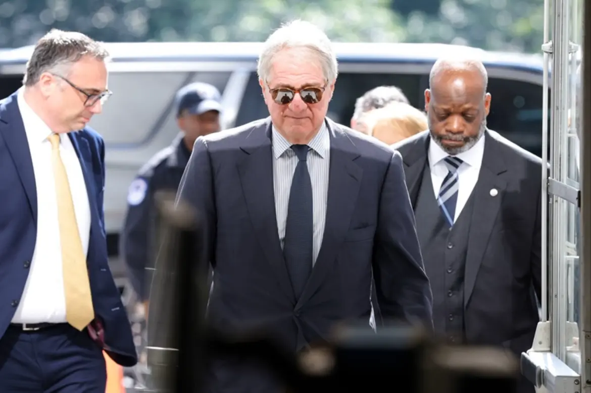 Scandale d’Epstein : Le milliardaire L. Black appelé de force à la barre