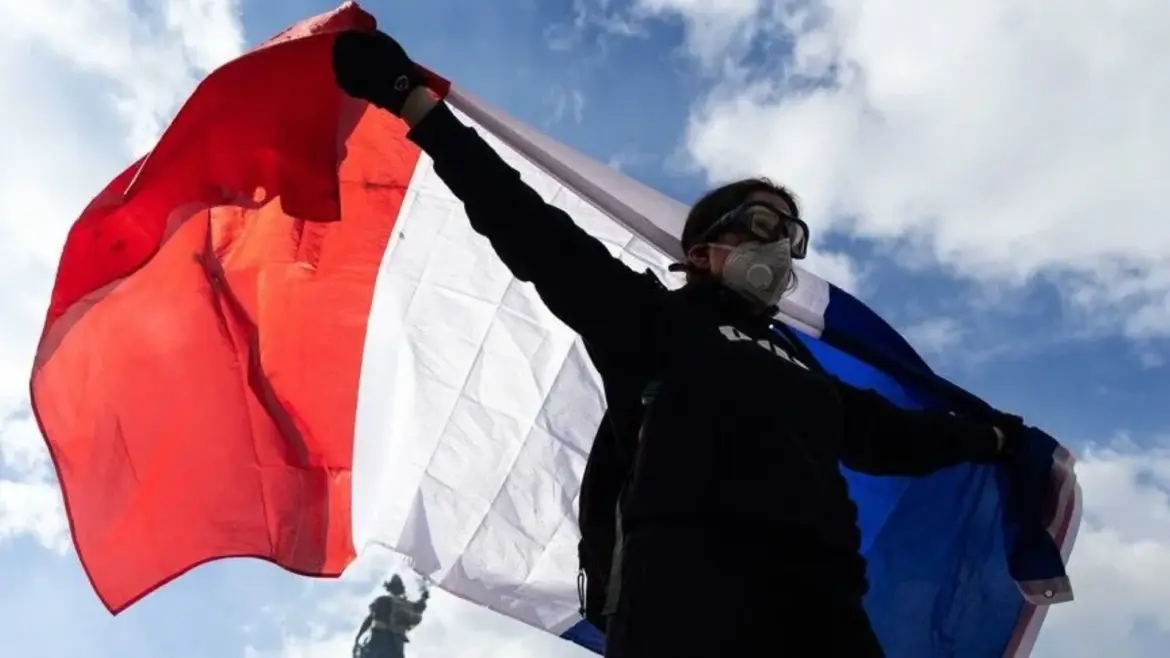 Soulèvement de la GEN.Z en France : Les RG dans de mauvais draps…