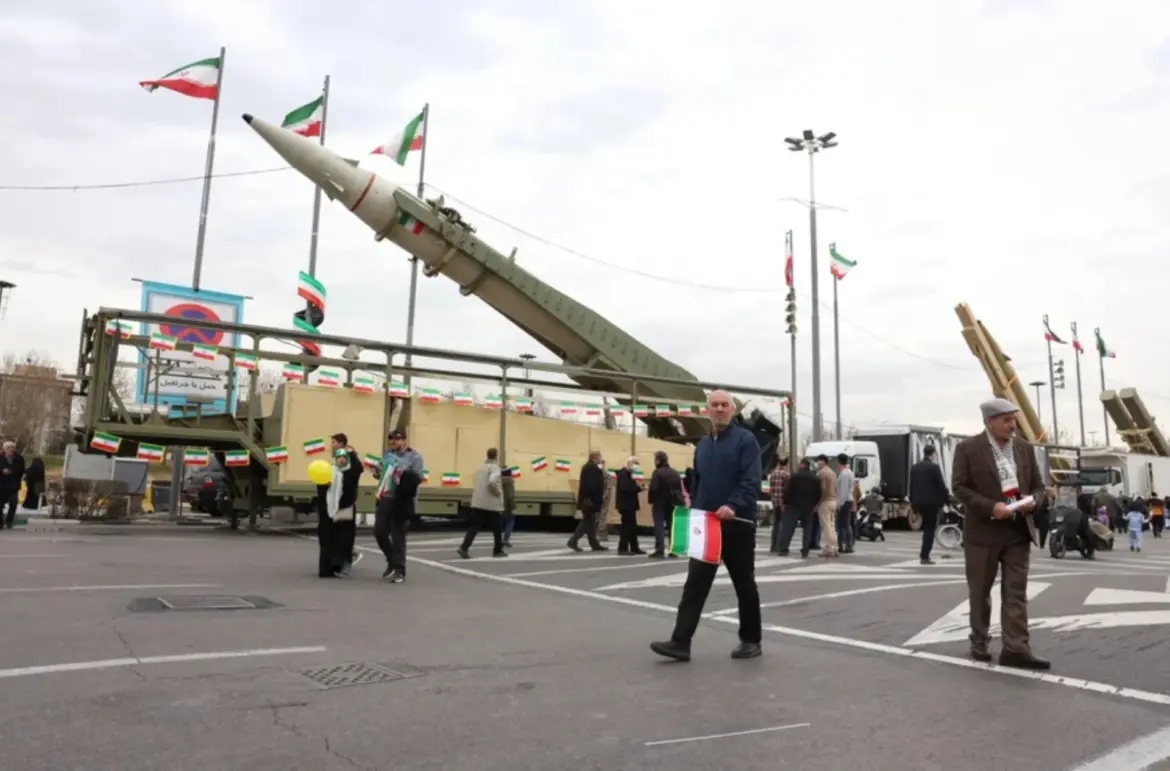 Le site d’information Asia Times, basé à Hong Kong, a révélé que le conflit en cours avec l’Iran a mis au jour une faille béante dans la stratégie de guerre américaine. Il a souligné que les répercussions de ce conflit et la pression continue sur les stocks d’armement érodent la capacité de dissuasion américaine et font de Washington un allié moins puissant et moins fiable sur la scène internationale.