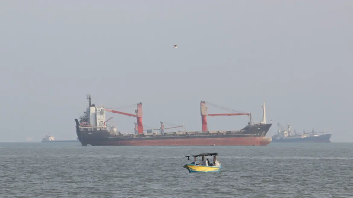 L’Iran verrouille Ormuz : Prévoyant la reprises des combats, les USA agitent la « mère des bombes »