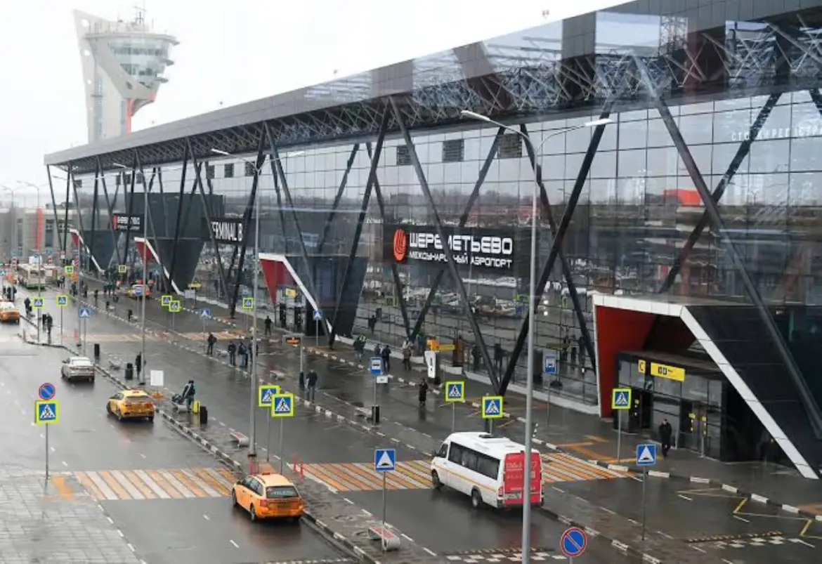 Des drones ukrainiens paralysent les aéroports russes : V. Poutine promet une riposte appropriée